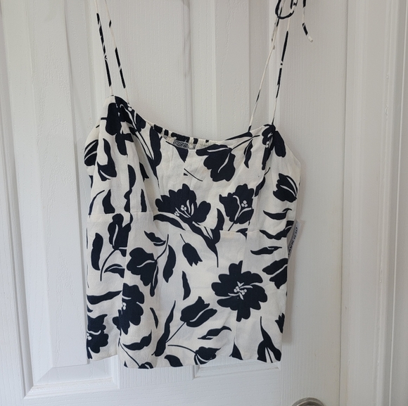 Top - Picture 2 of 2